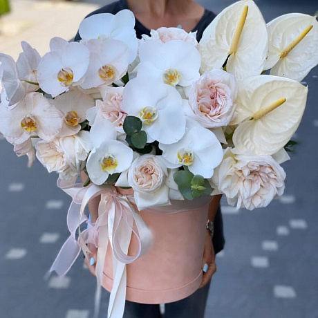 Цветы в коробке Luxury Flowers Орхидеи и Пионовидные розы - Фото 1