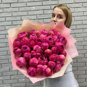 35 коралловых пионов