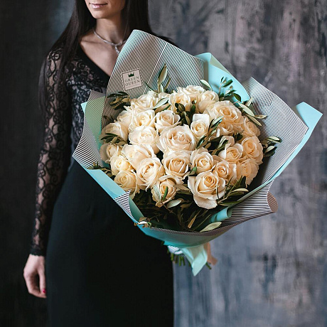 Букет из белых Роз и оливы - Фото 1