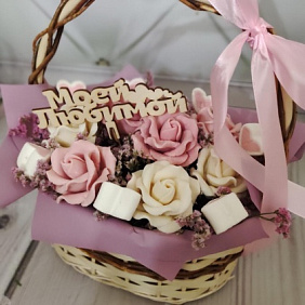 Корзина с цветами любимой