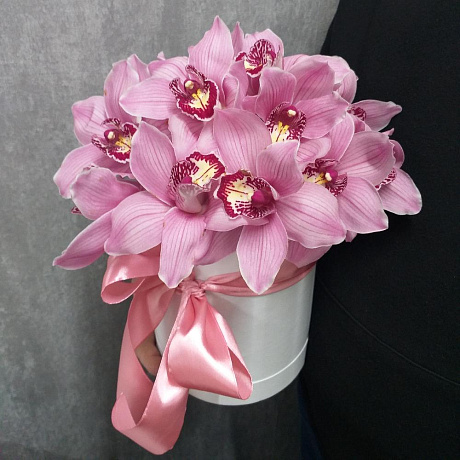 Шляпная коробка с цветами Элегантность - Фото 1