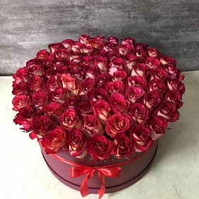 Эквадор роза в коробке