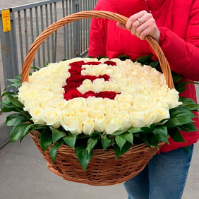 101 белая роза в корзине №161