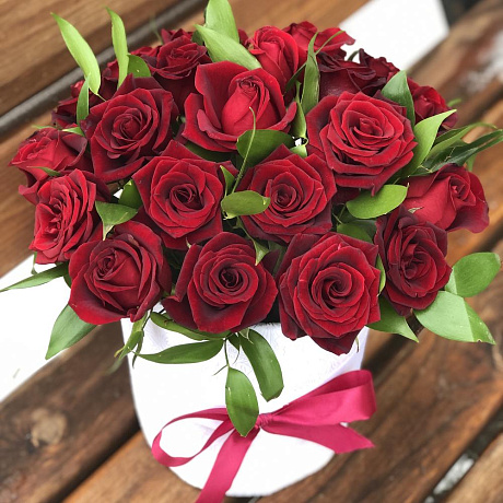 Цилиндр с красными розами - Фото 1