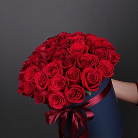 51 Роза премиум в шляпной коробке