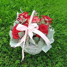 Корзина с цветами №556