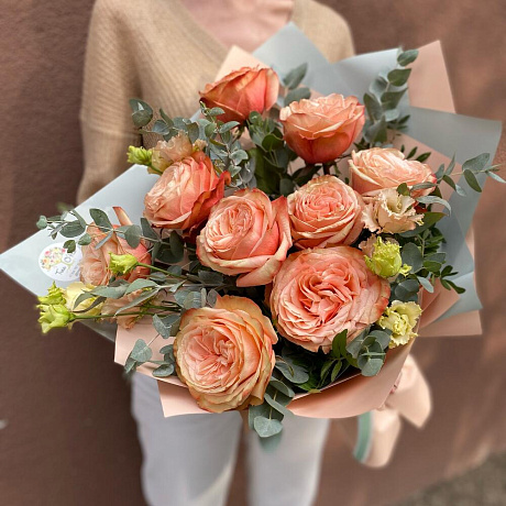 Пионовидная роза Кахала с эвкалиптом - Фото 1