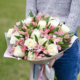 Букет Маленькая Страна из альстромерий и роз