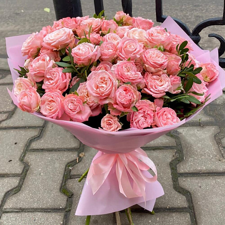 Букет из 15 кустовых розовых роз №162 - Фото 1