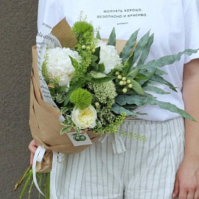 Сборный букет с хризантемой №160