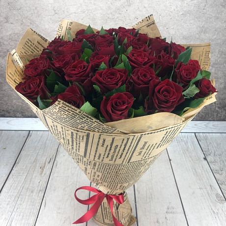 Букет из 31 бордовой розы - Фото 1