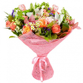 Букет из роз, ромашек, орхидей и зелени