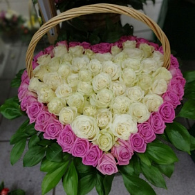 Букет из 101 розы в корзине в виде сердце