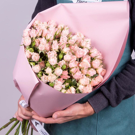 Букет из нежно розовых кустовых роз - Фото 1