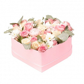 Композиция "Сердце" из роз микс в розовой коробке №163