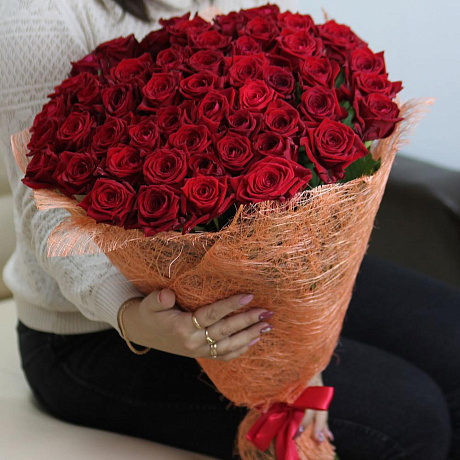 51 красная роза 60 см в сизали - Фото 1