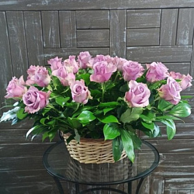 Корзина с цветами "Сиреневый туман"