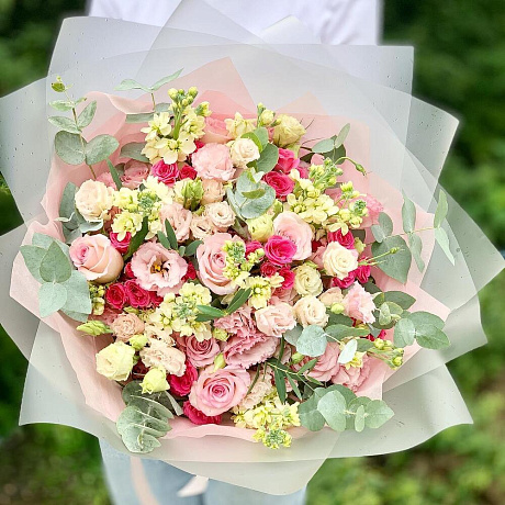 Букет дня Нежный с эвкалиптом - Фото 1