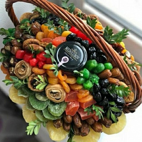 Корзина сухофруктов