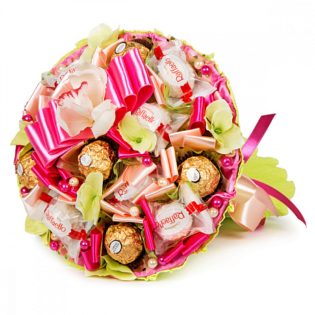 Букет из конфет Ферреро Роше, Раффаэлло и декора - Фото 1