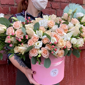 Коробка с розами №169