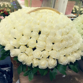 Корзина из эквадорских роз №162