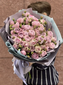 Букет из кустовых роз №190