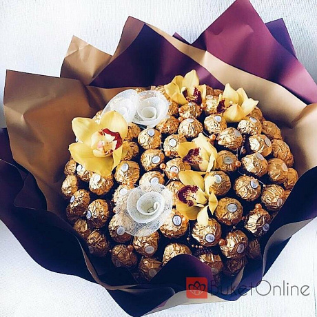 Сладкий букет с конфетами Ferrero Rocher и орхидеями - Фото 1