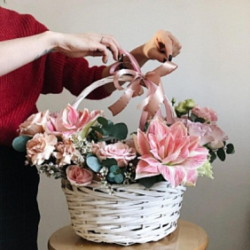 Корзина с цветами Савоярди