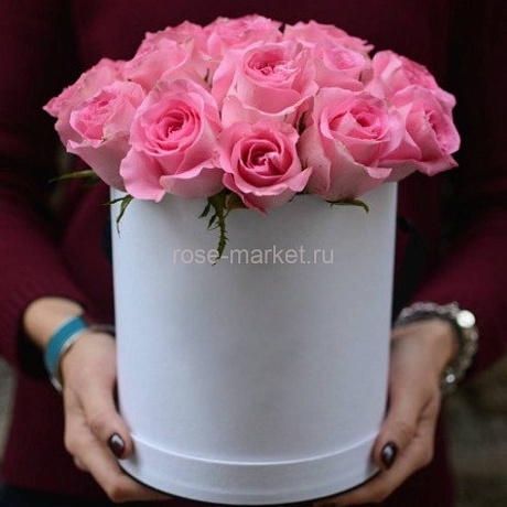 15 розовых роз в маленькой белой коробке №612 - Фото 1