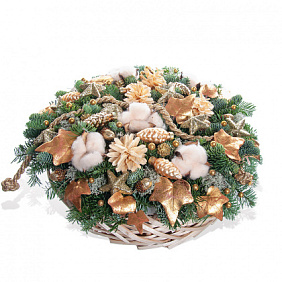 Композиция в корзине на Новый год