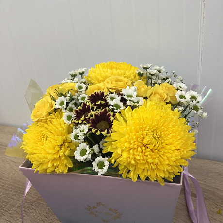 Цветы в коробке «Солнечное настроение» - Фото 1