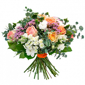 Букет из роз, хризантем и эвкалипта