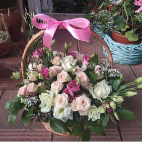 Корзина с цветами «Рафаэль»