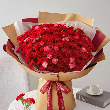 Букет из 109 красных гвоздик - Фото 1