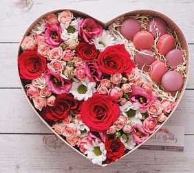 Сердце из цветов в коробочке 4