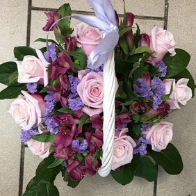 Композиция из цветов "Корзина нежность" №165
