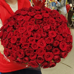 Букет из 101 розы ред