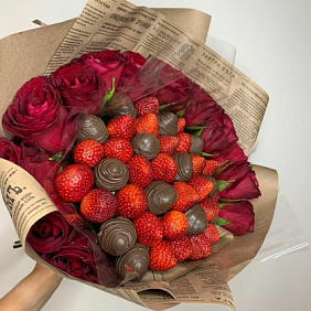 Клубничный букет «Наша любовь»