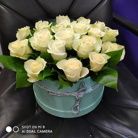 Цветы в коробке (Роза кенийская белая) - Фото 1