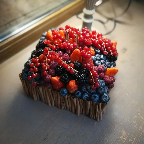 Букет цветов Ягодное путешествие - Фото 1