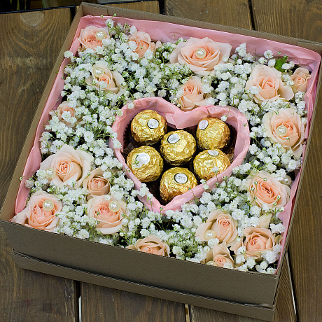 Коробка с цветами и конфетами My love - Фото 1