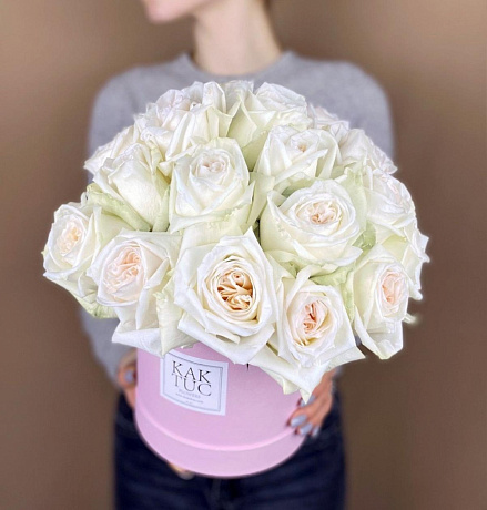21 белая пионовидная роза Премиум в большой коробке - Фото 1
