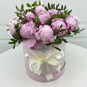 Пионы в шляпной коробке №161