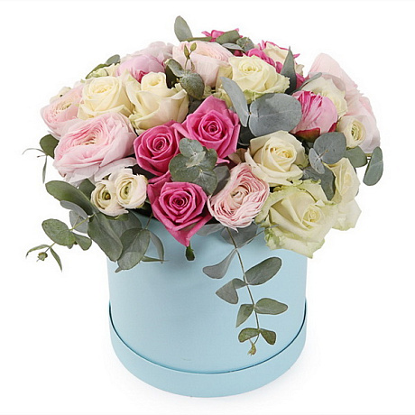 Букет из 25 белых и розовых роз в шляпной коробке Тиффани - Фото 1