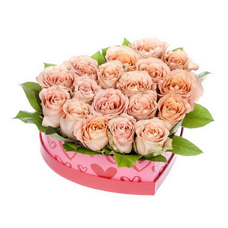 Букет из 19 роз Вайлд Лук в коробке сердцем - Фото 1