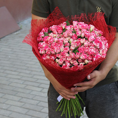 Букет из 29 кустовых роз №161 - Фото 1