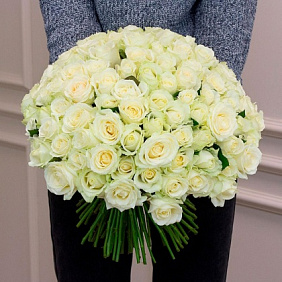 Букет из 101 белой розы Аваланж (50 см)