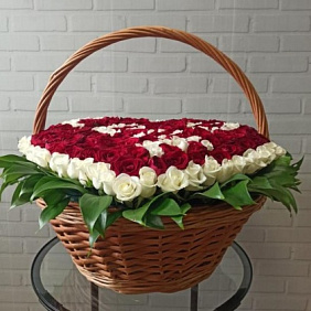 Большая корзина цветов Любви