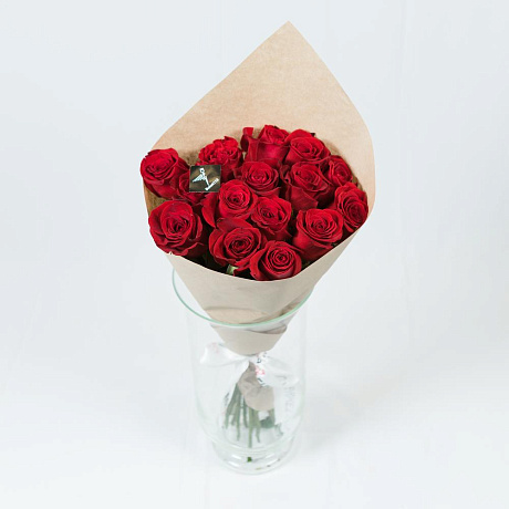 15 роз премиум 60 см в крафт-бумаге - Фото 1